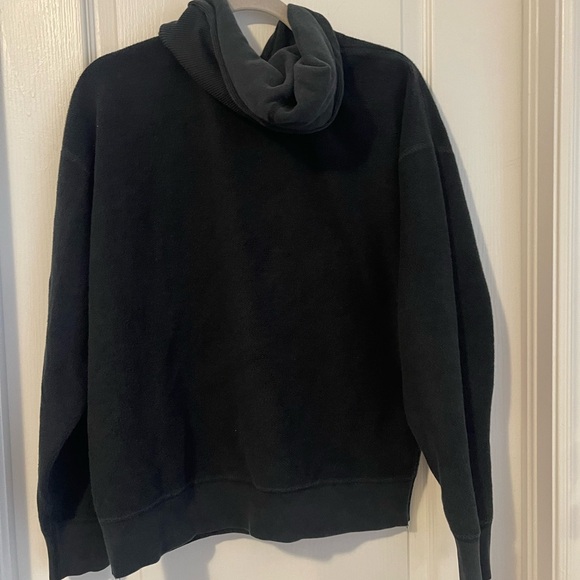 This a reversible black hoodie - Picture 8 of 14